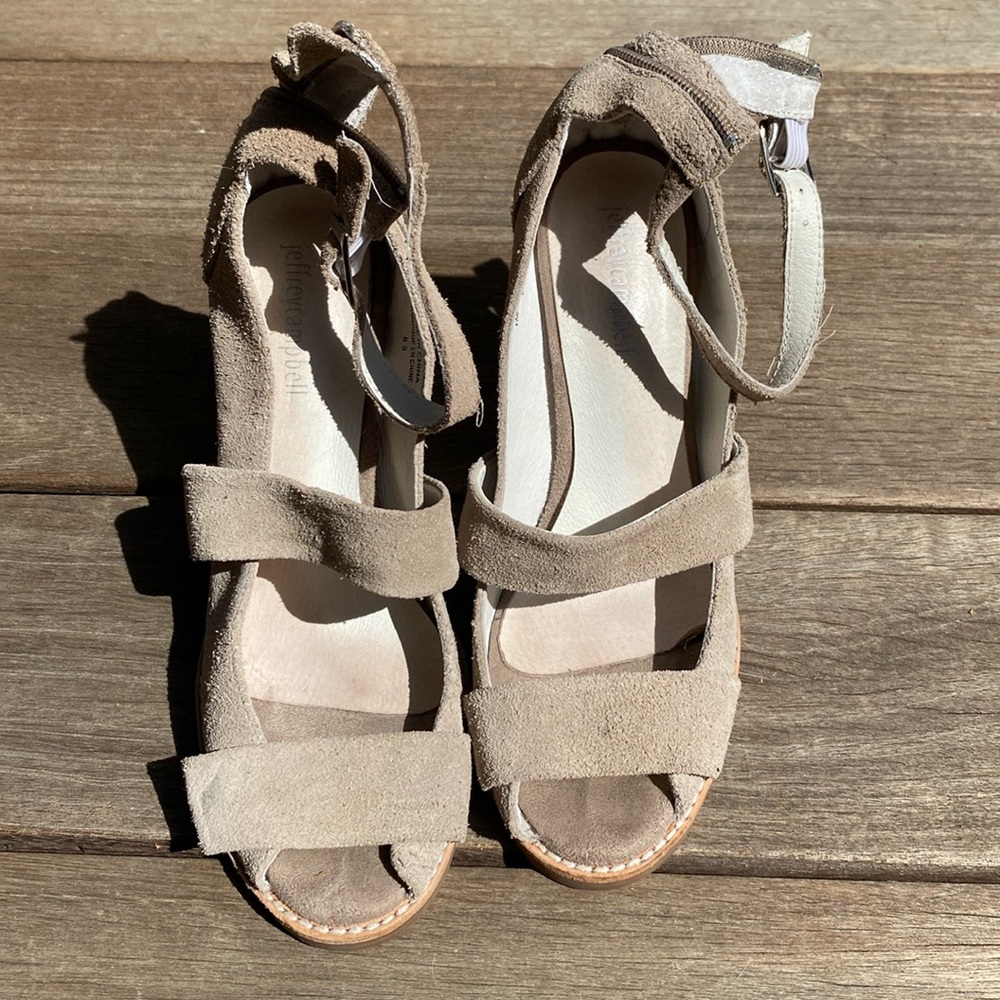 Suede wedge